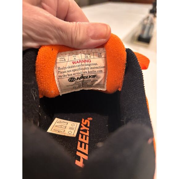 Heelys Skate Shoes Black & Neon Orange Size YTH 5 unisex With Wheels - Picture 6 of 9